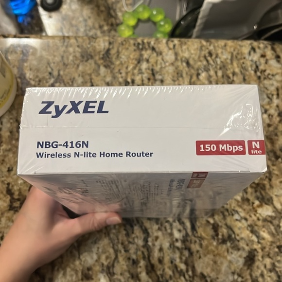 ZyXEL Wireless N Router - Picture 4 of 6